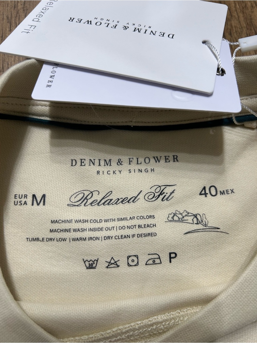 NWT Denim & Flower Ricky Singh Miami Palm Graphic Tee - Cream - Picture 2 of 3